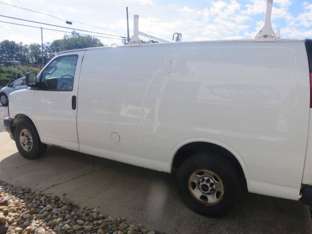 Used 2017 GMC Savana 3500 RWD image 5