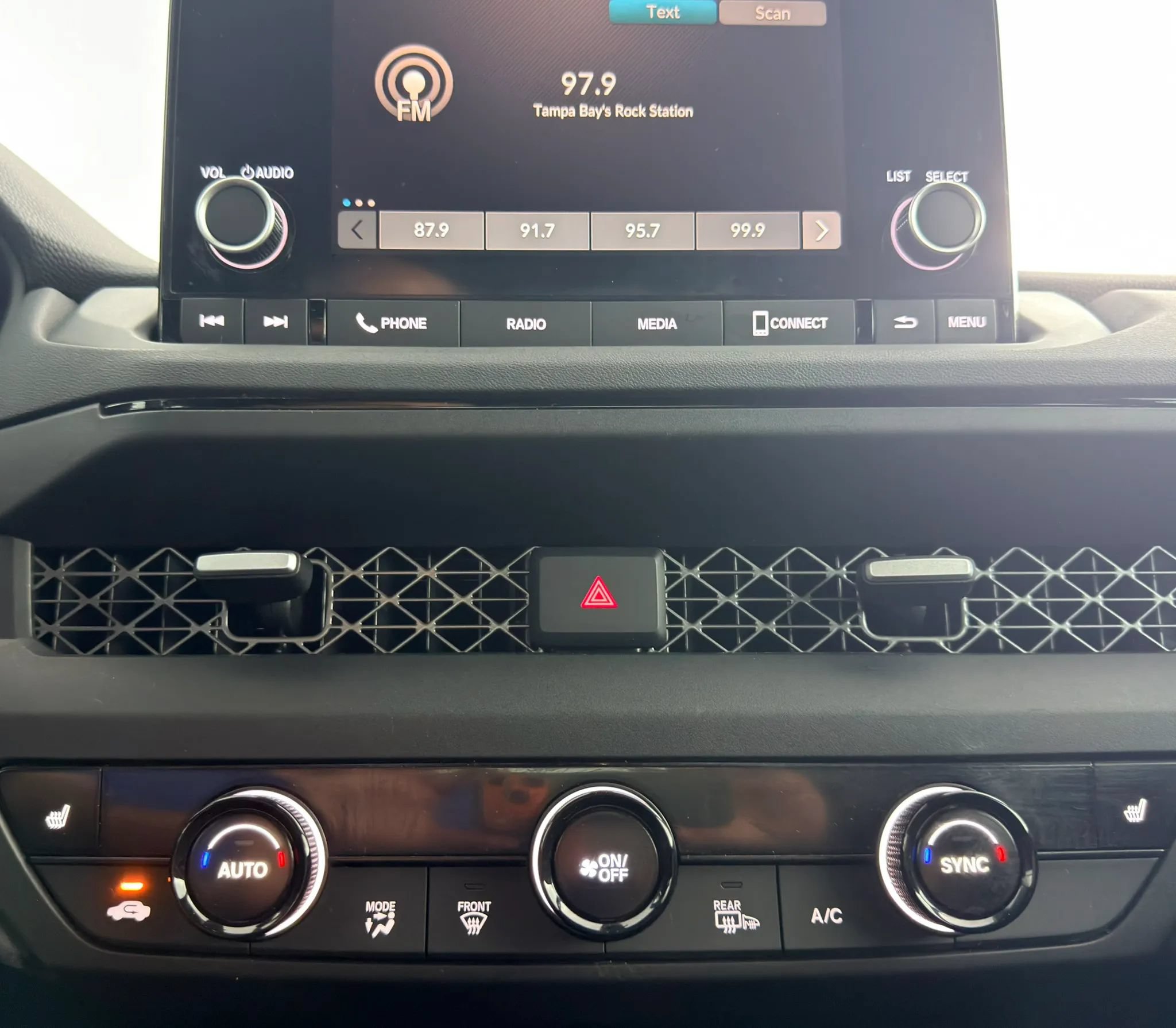 Used 2023 Honda Accord EX image 27