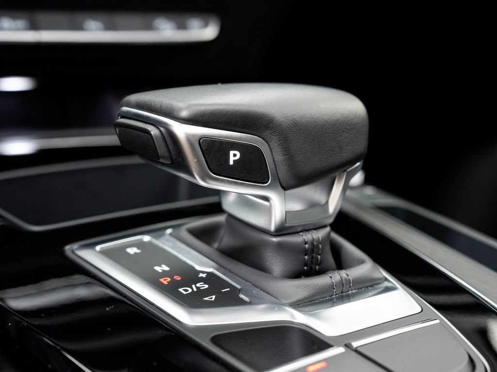 Used 2023 Audi Q5 e Premium w/ Convenience Package AWD/4WD image 17