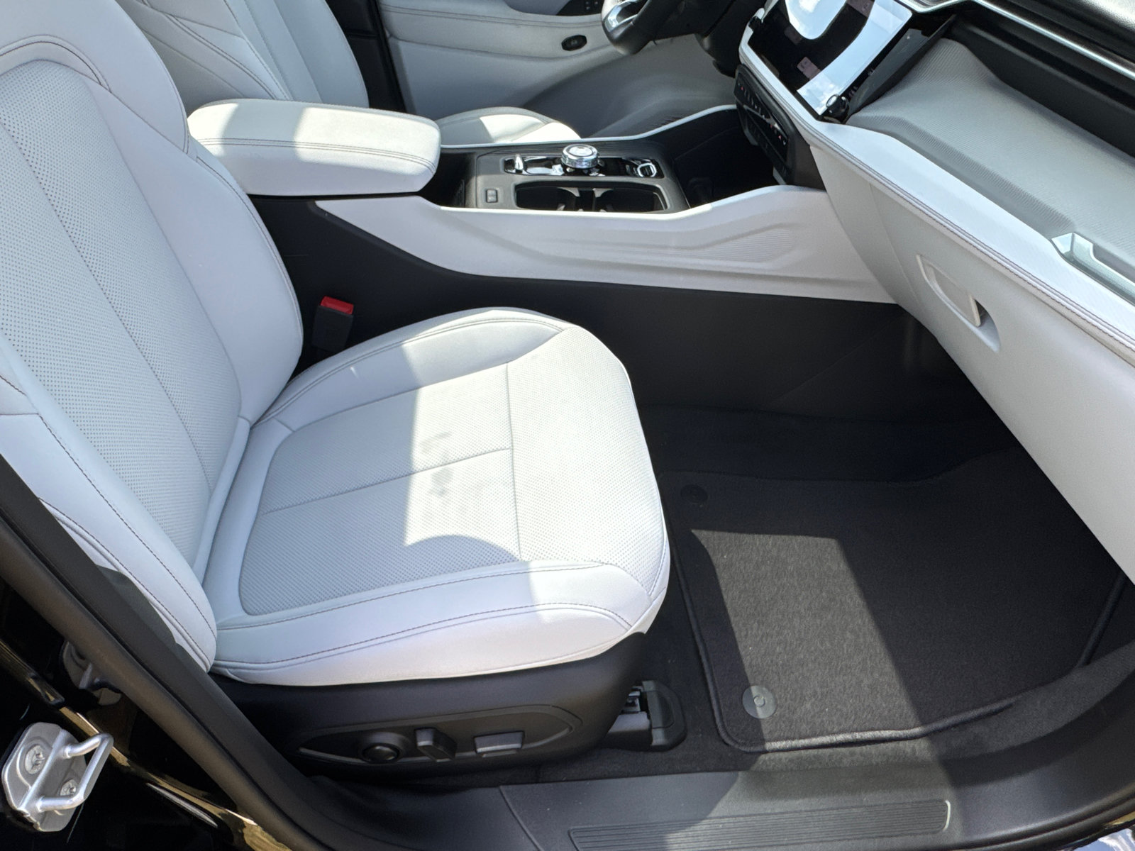 New 2026 Jeep Cherokee Limited AWD/4WD image 16