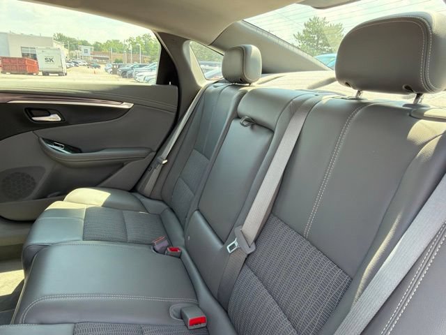 Used 2015 Chevrolet Impala LT w/ Convenience Package FWD image 19