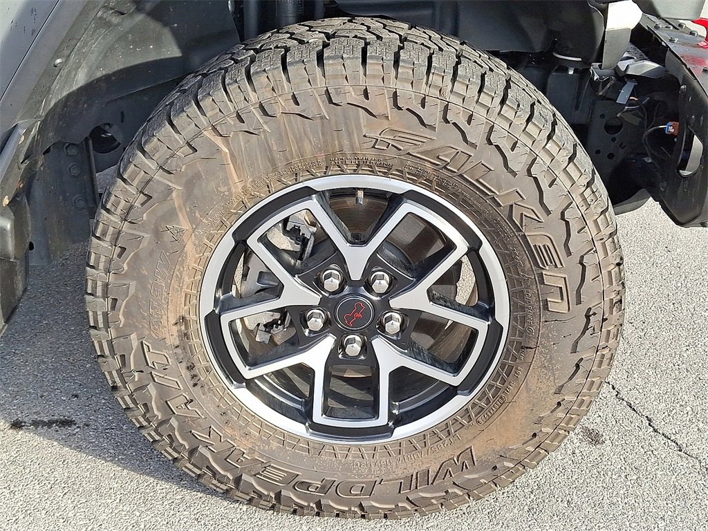 Used 2024 Jeep Gladiator Rubicon w/ Technology Group image 11