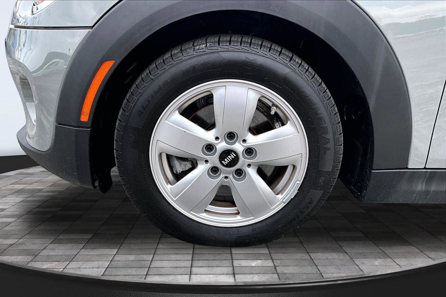 Used 2015 MINI Cooper 2-Door Hardtop FWD image 35