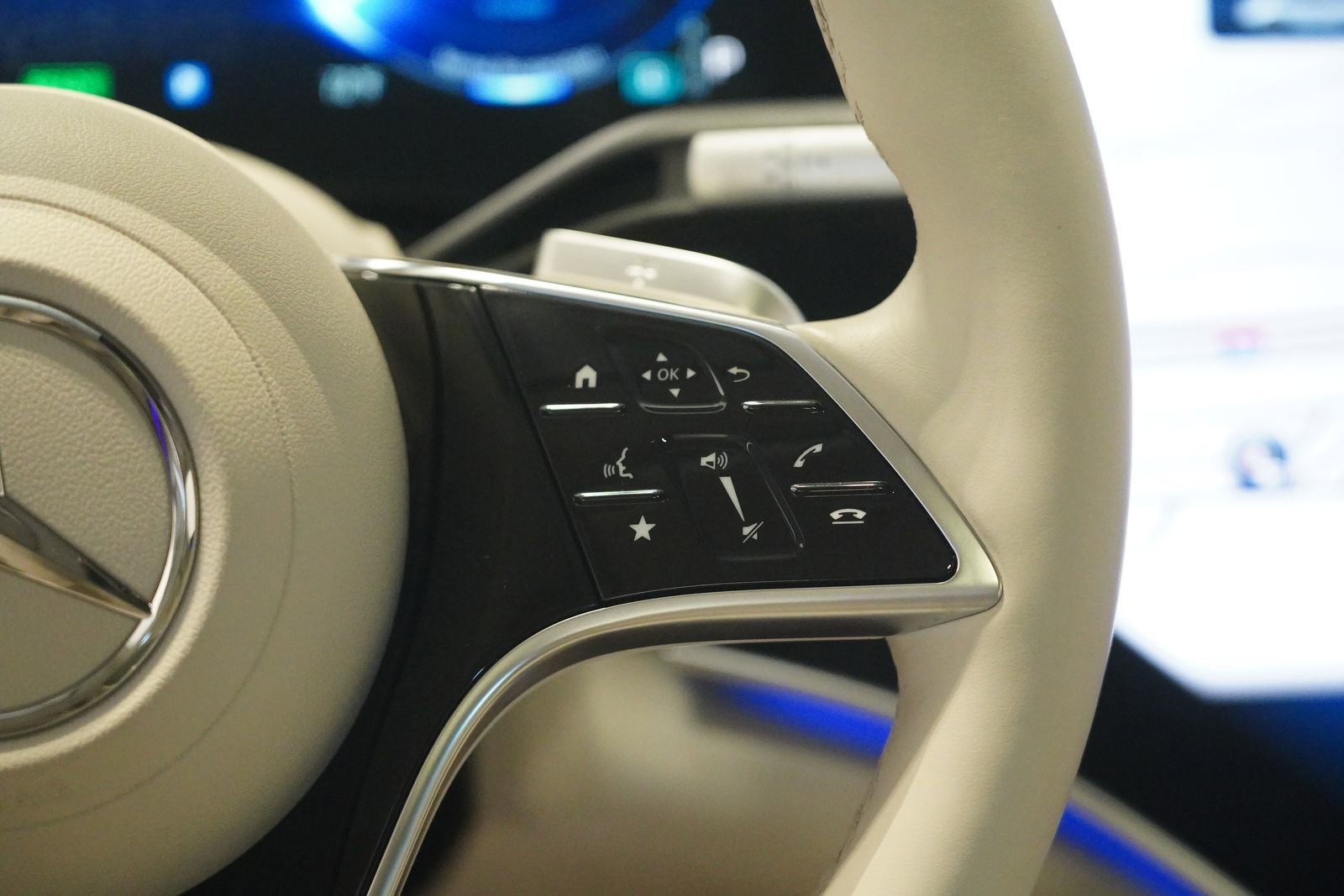 Used 2023 Mercedes-Benz EQS 580 4MATIC Sedan image 17