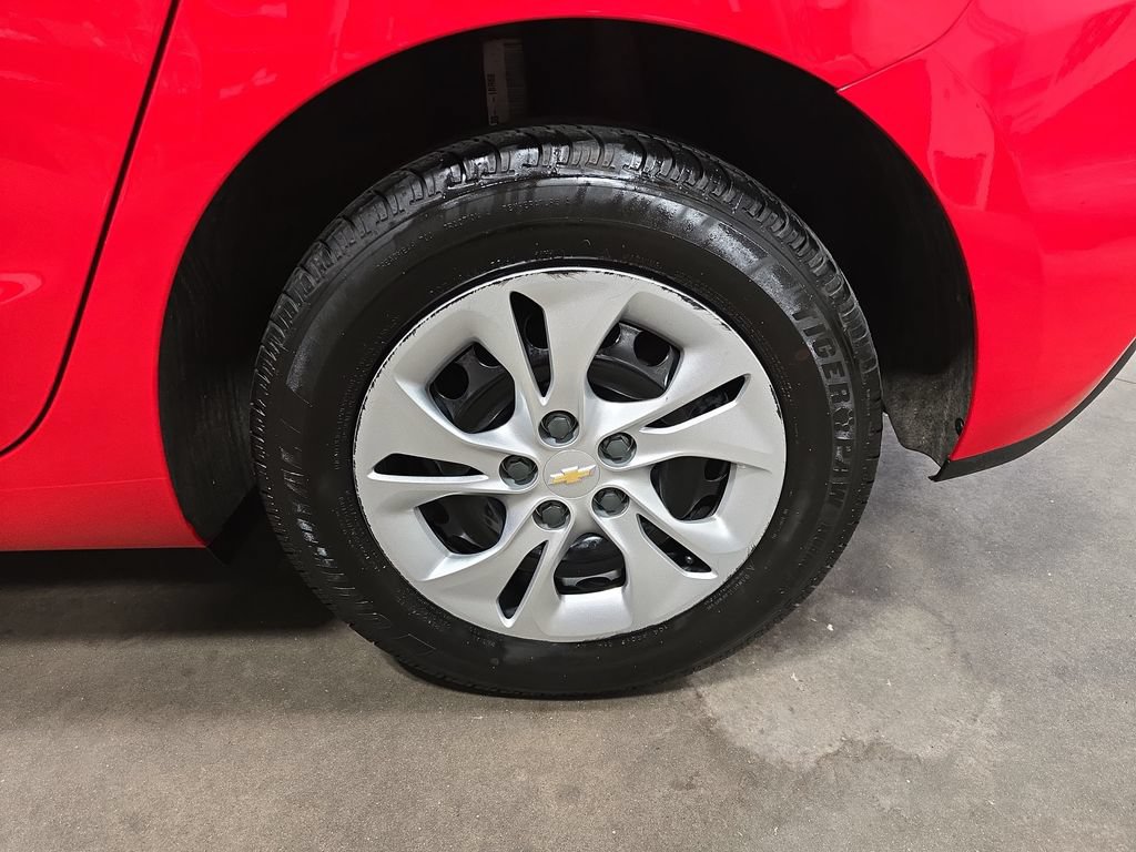 Certified 2019 Chevrolet Cruze LS FWD image 33