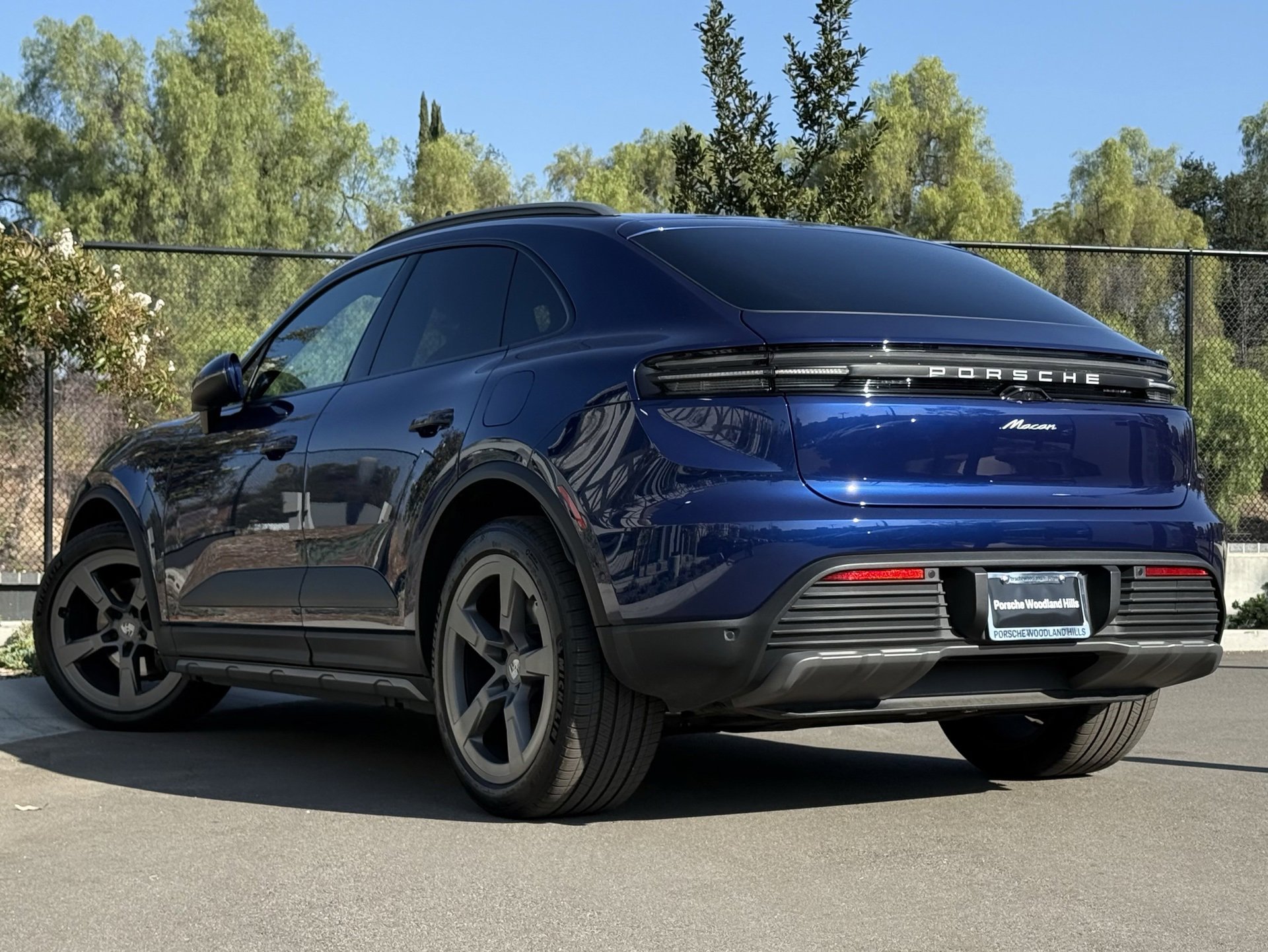 Used 2025 Porsche Macan Electric image 3