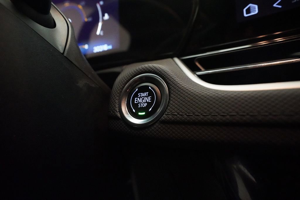 Used 2025 Chevrolet TrailBlazer LT AWD/4WD image 30