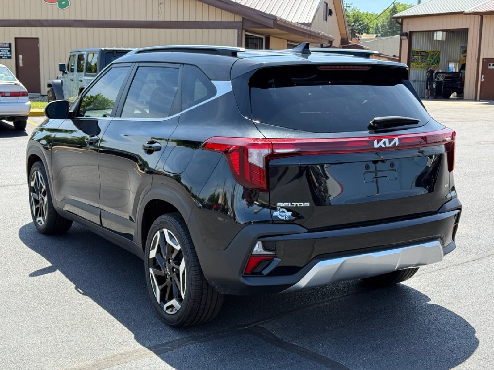 Used 2024 Kia Seltos SX AWD/4WD image 6