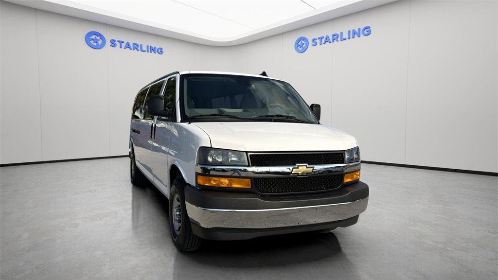 Used 2025 Chevrolet Express 3500 LT w/ LT Preferred Equipment Group image 14