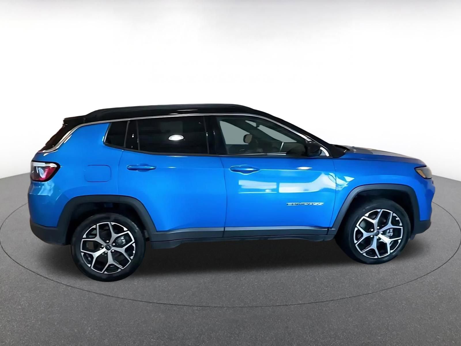 Used 2025 Jeep Compass Limited AWD/4WD image 15