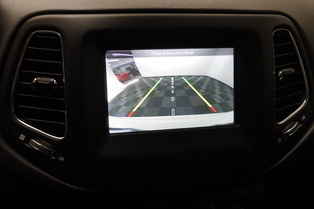 Used 2018 Jeep Compass Latitude w/ Popular Equipment Group image 9