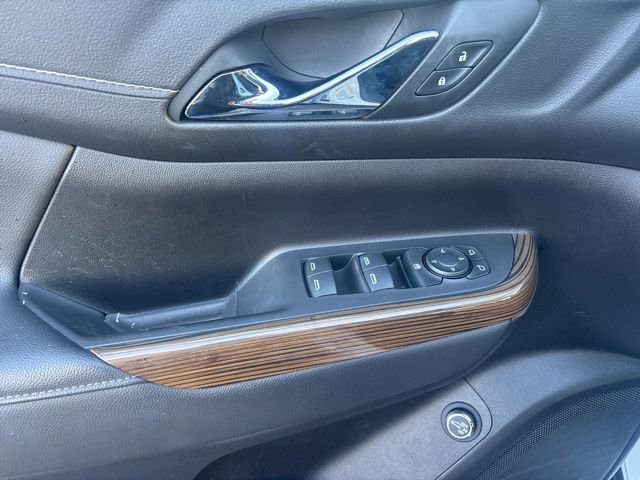 Used 2023 GMC Acadia SLE w/ Driver Convenience Package image 4