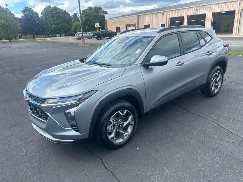 New 2025 Chevrolet Trax LT w/ Driver Confidence Package image 3