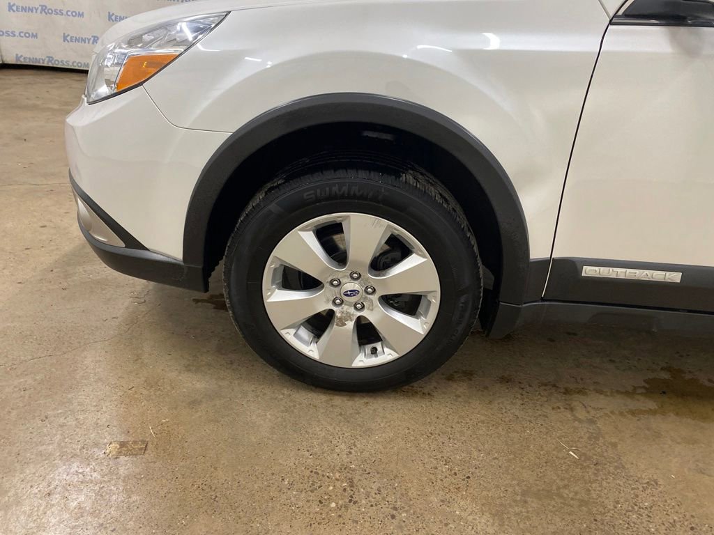 Used 2012 Subaru Outback 2.5i Limited image 24