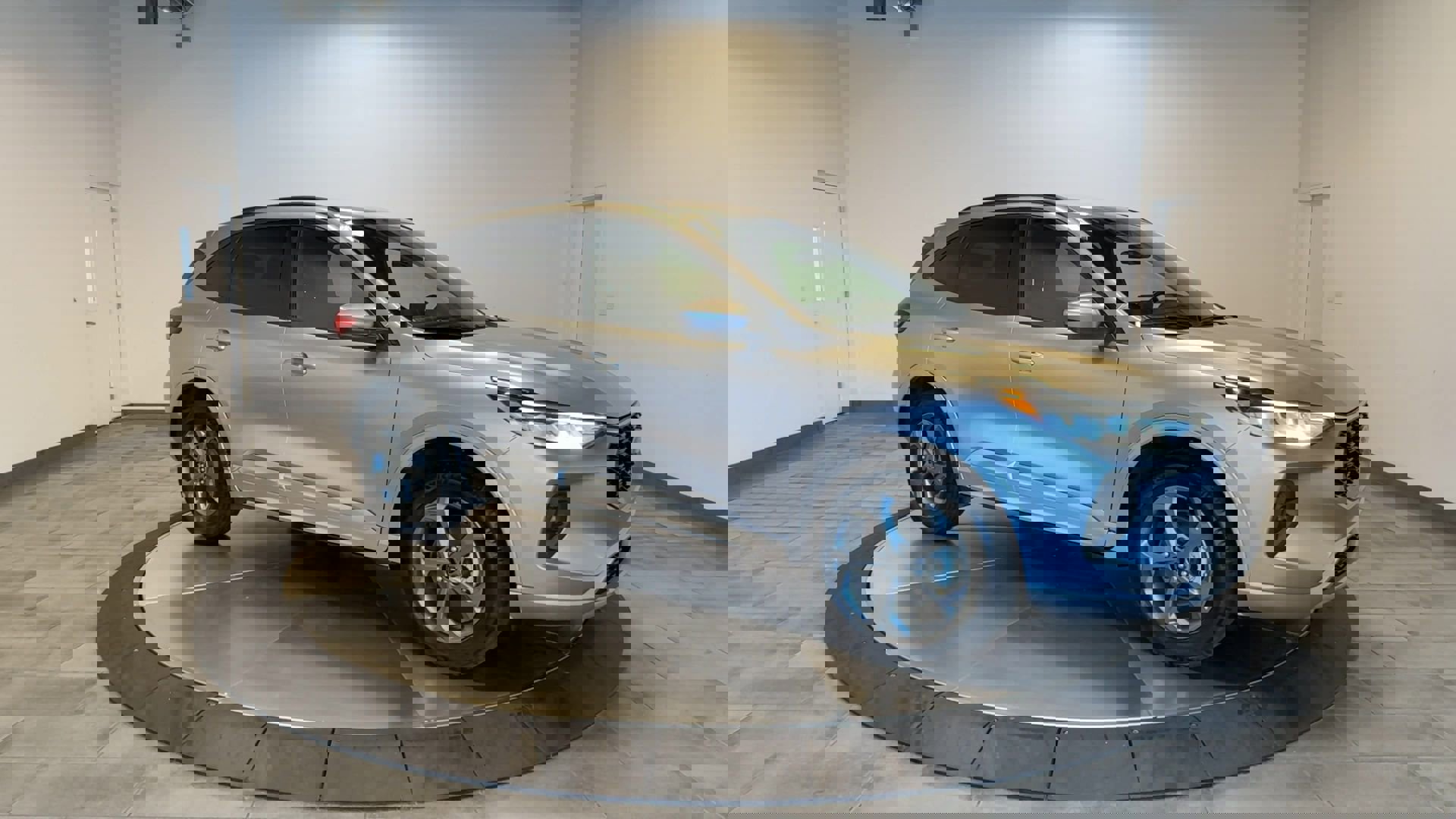 Used 2023 Ford Escape ST-Line Select w/ Tech Pack #1 AWD/4WD image 2