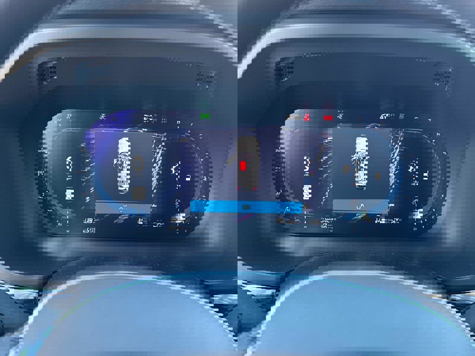 Certified 2025 Volvo XC60 B5 Plus image 29