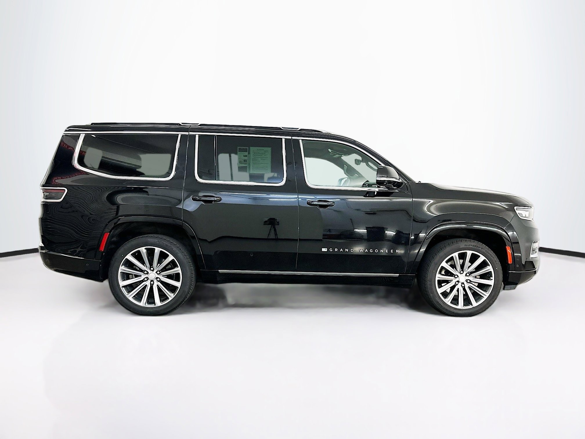 Used 2023 Jeep Grand Wagoneer Series II AWD/4WD image 10