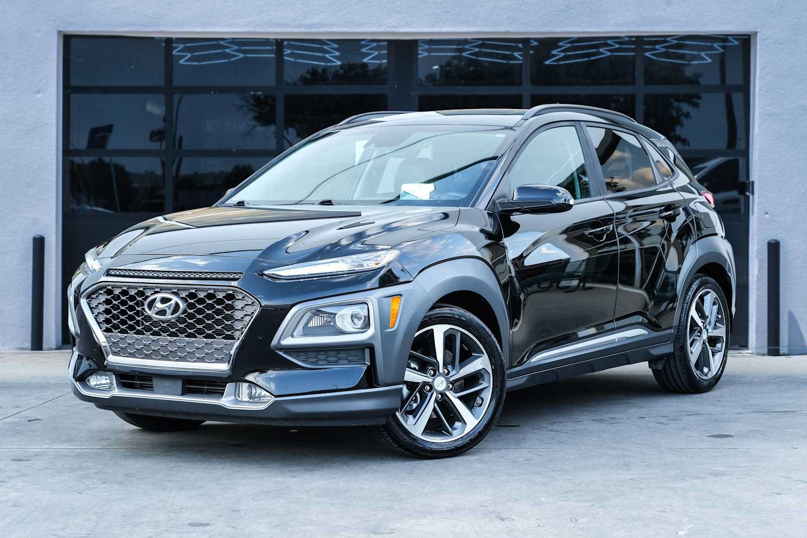 Used 2018 Hyundai Kona Ultimate FWD image 1