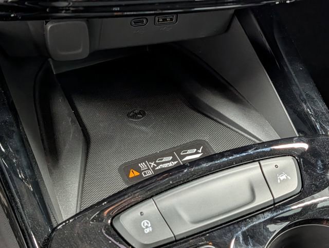 New 2026 Chevrolet Trax ACTIV w/ Sunroof Package image 24