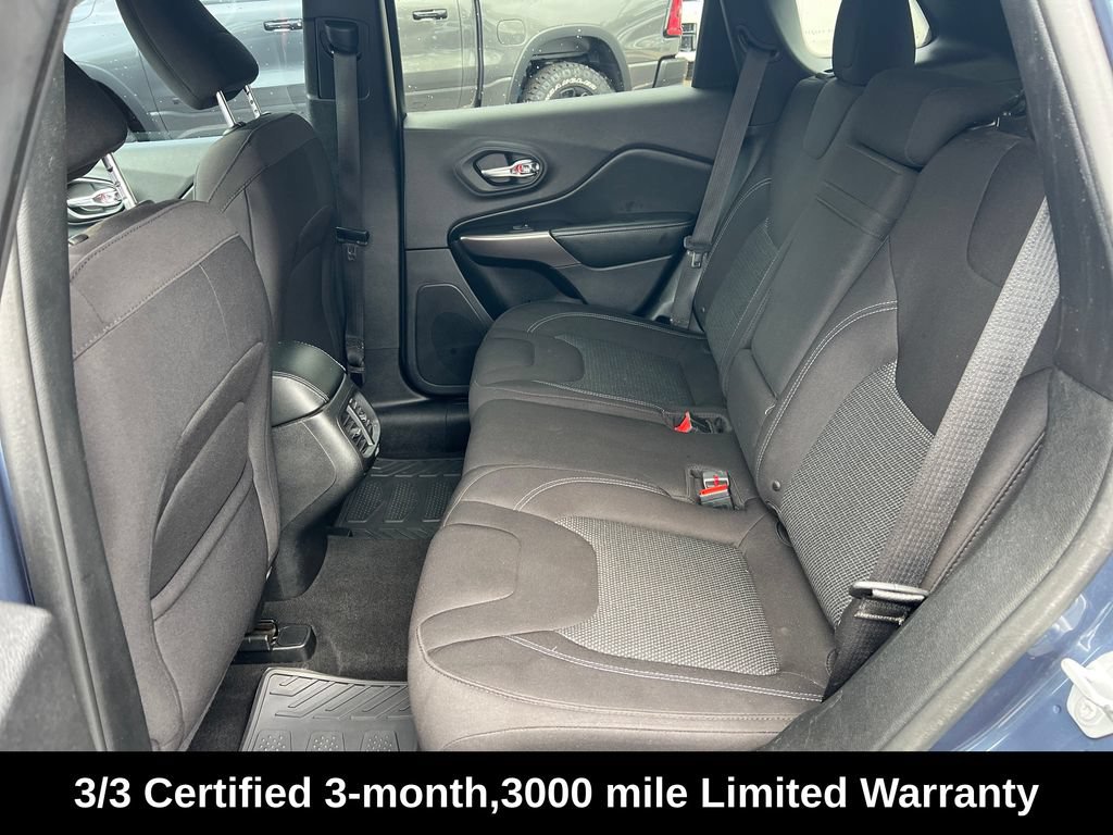 Used 2019 Jeep Cherokee Latitude w/ Popular Appearance Group FWD image 15