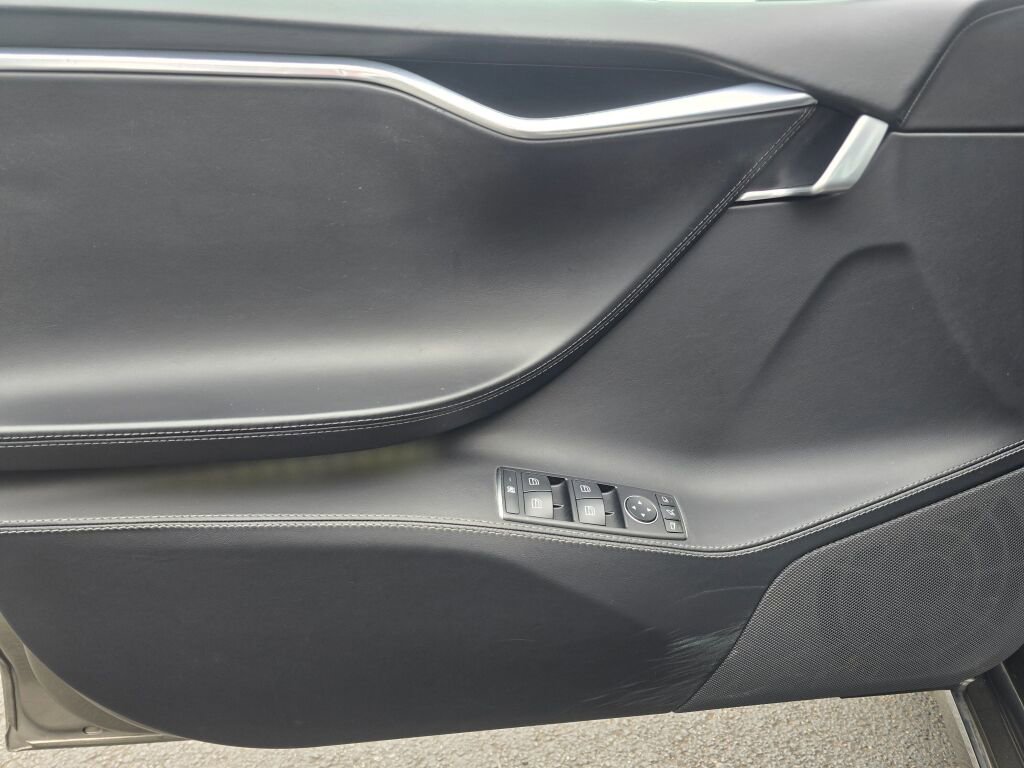 Used 2016 Tesla Model S P90D AWD/4WD image 33