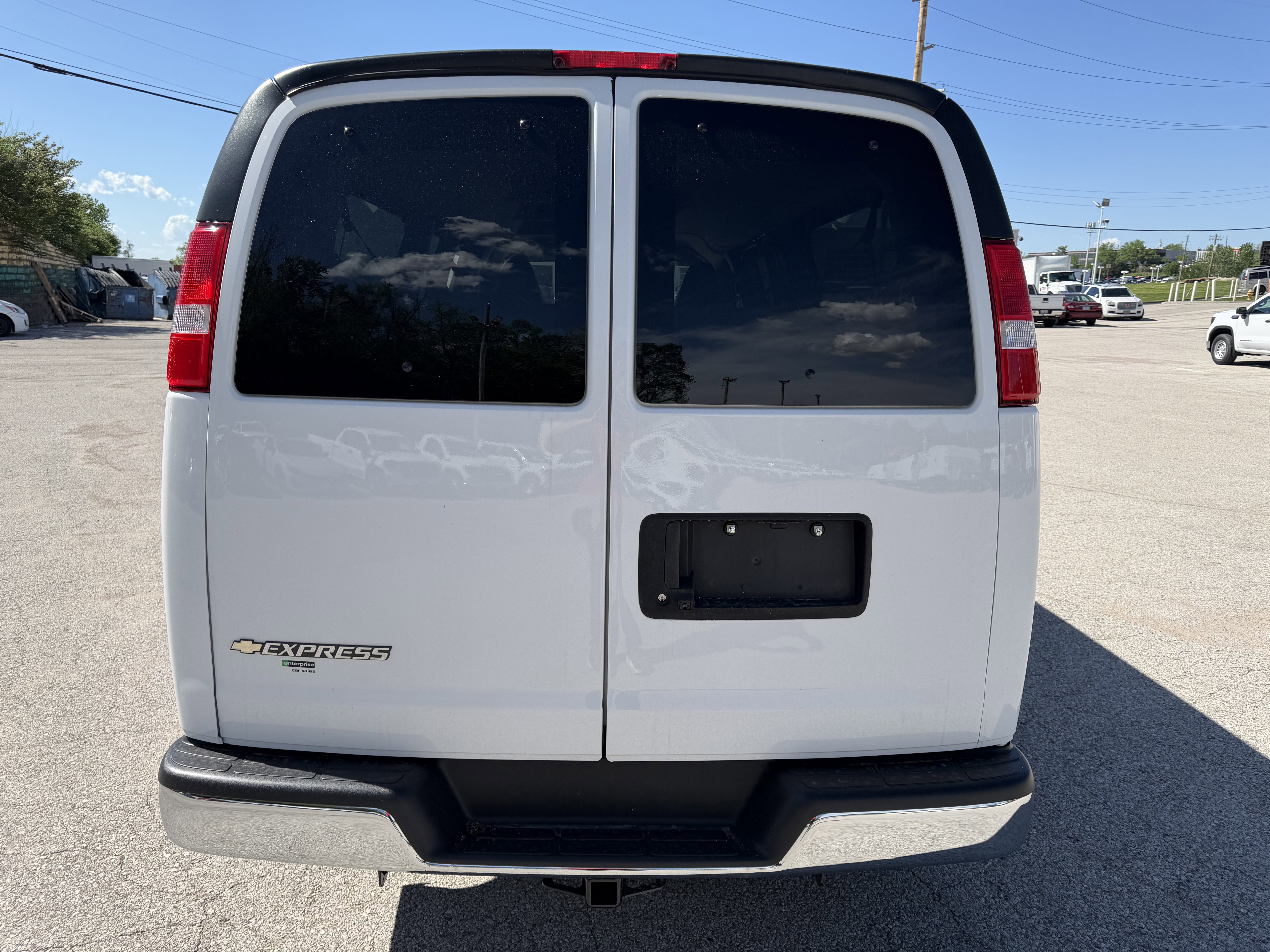 Used 2024 Chevrolet Express 3500 LT w/ LT Preferred Equipment Group RWD image 6