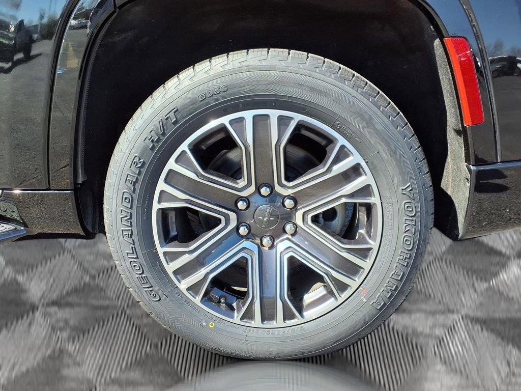 Used 2024 Jeep Wagoneer Series II w/ Flexible Seating Group image 24