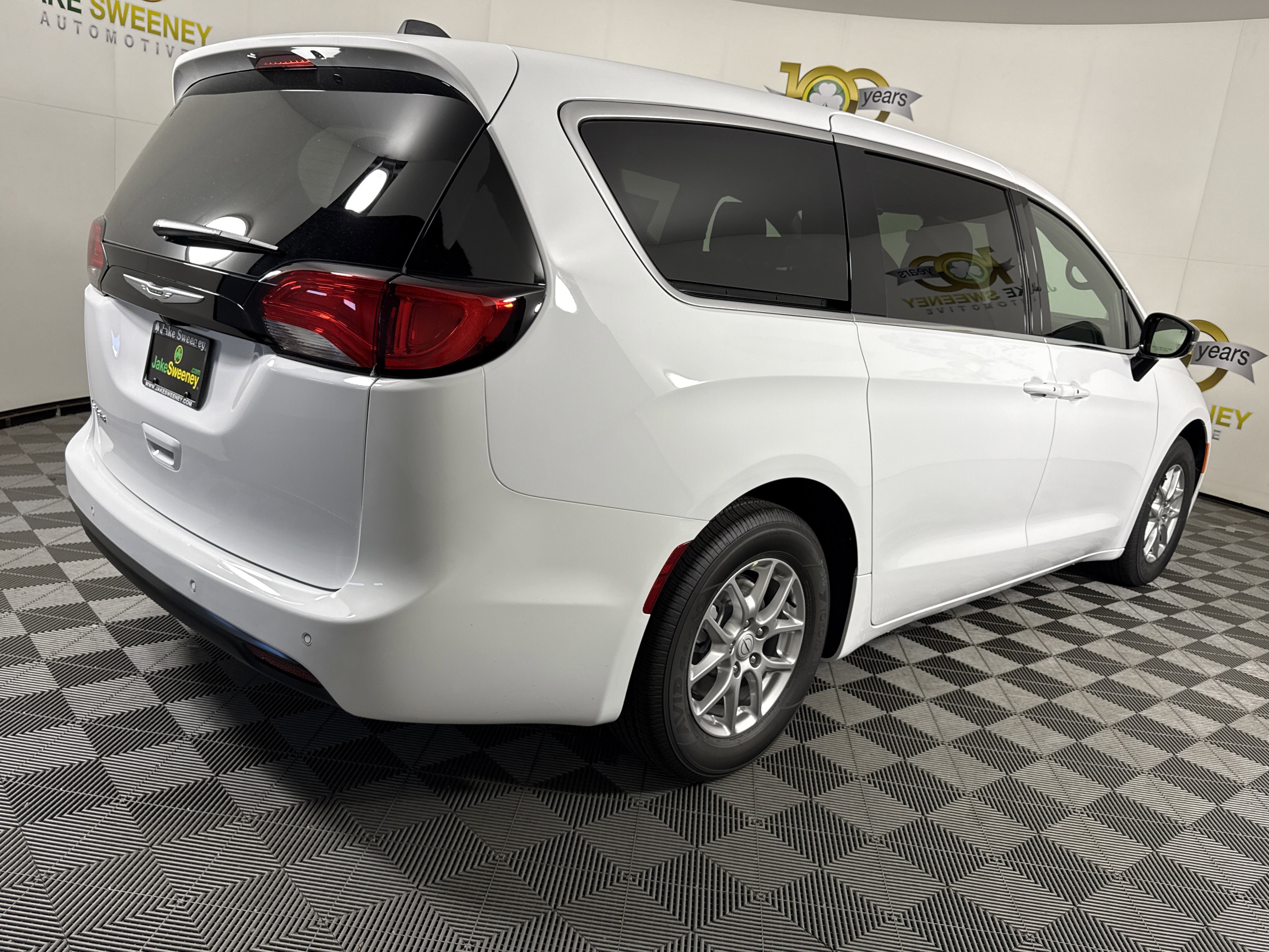 New 2026 Chrysler Voyager LX image 10