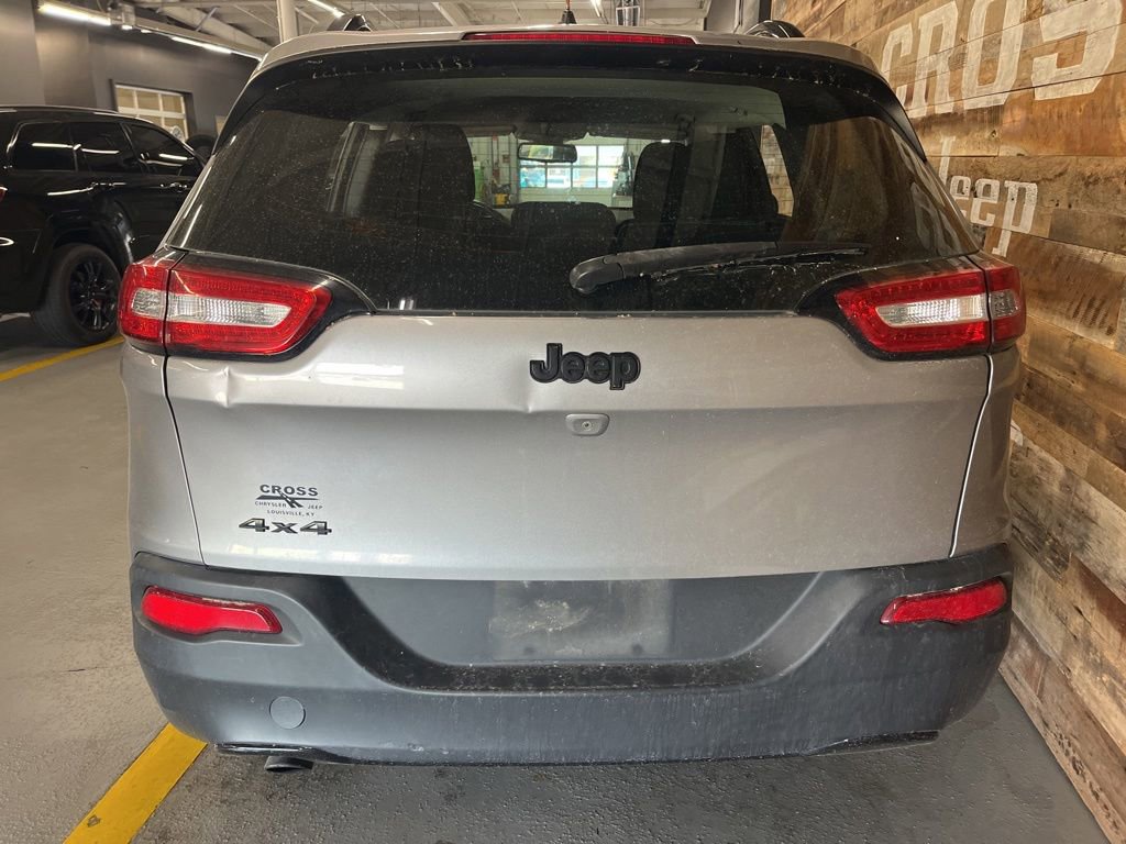 Used 2014 Jeep Cherokee Latitude w/ Cold Weather Group AWD/4WD image 7
