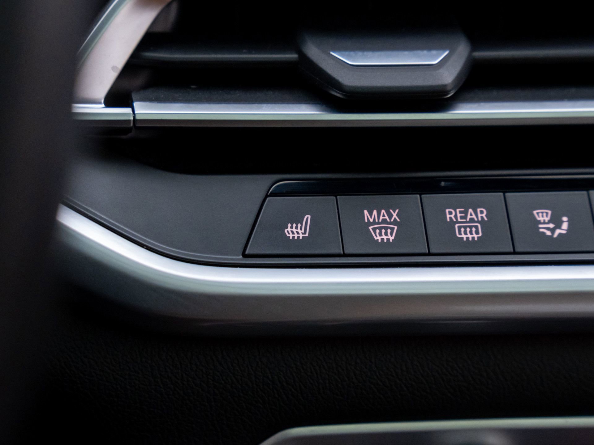 Used 2023 BMW X5 xDrive40i w/ Premium Package image 25