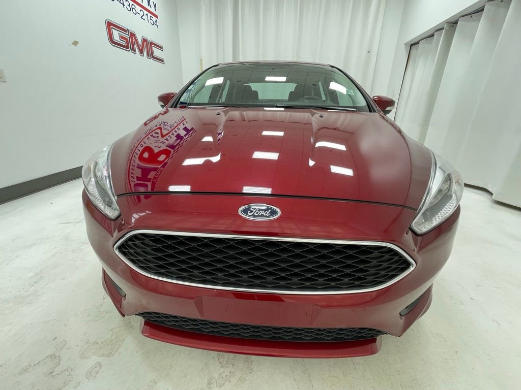 Used 2015 Ford Focus SE w/ SE Sport Package image 2