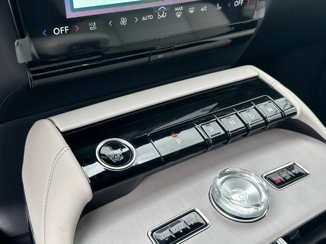 New 2026 Lincoln Navigator L Premier AWD/4WD image 29