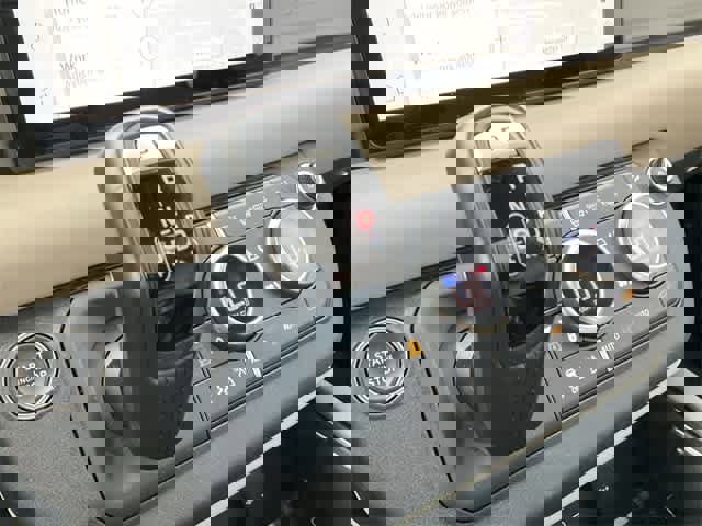 Used 2023 Land Rover Defender 110 S image 24