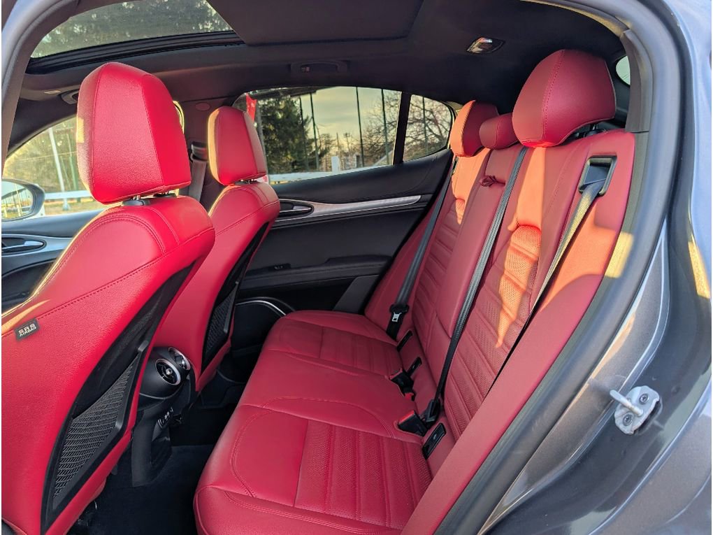 Used 2022 Alfa Romeo Stelvio Veloce image 17