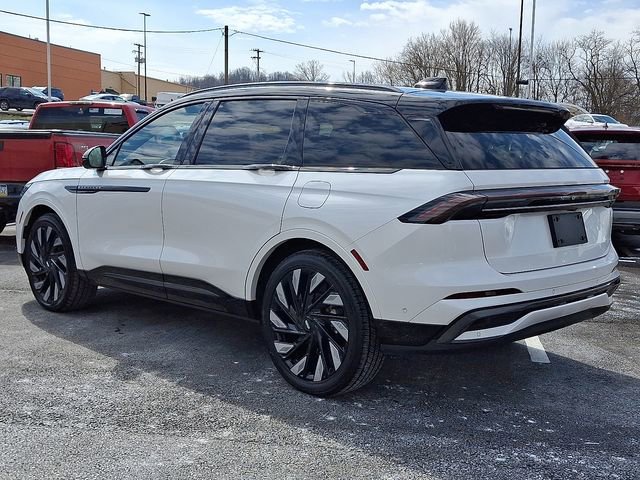 Used 2024 Lincoln Nautilus Reserve w/ Equipment Group 202A AWD/4WD image 4