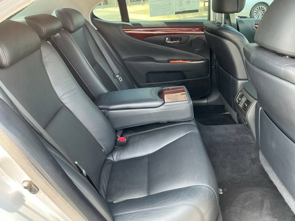 Used 2011 Lexus LS 460 AWD w/ Comfort Pkg image 19