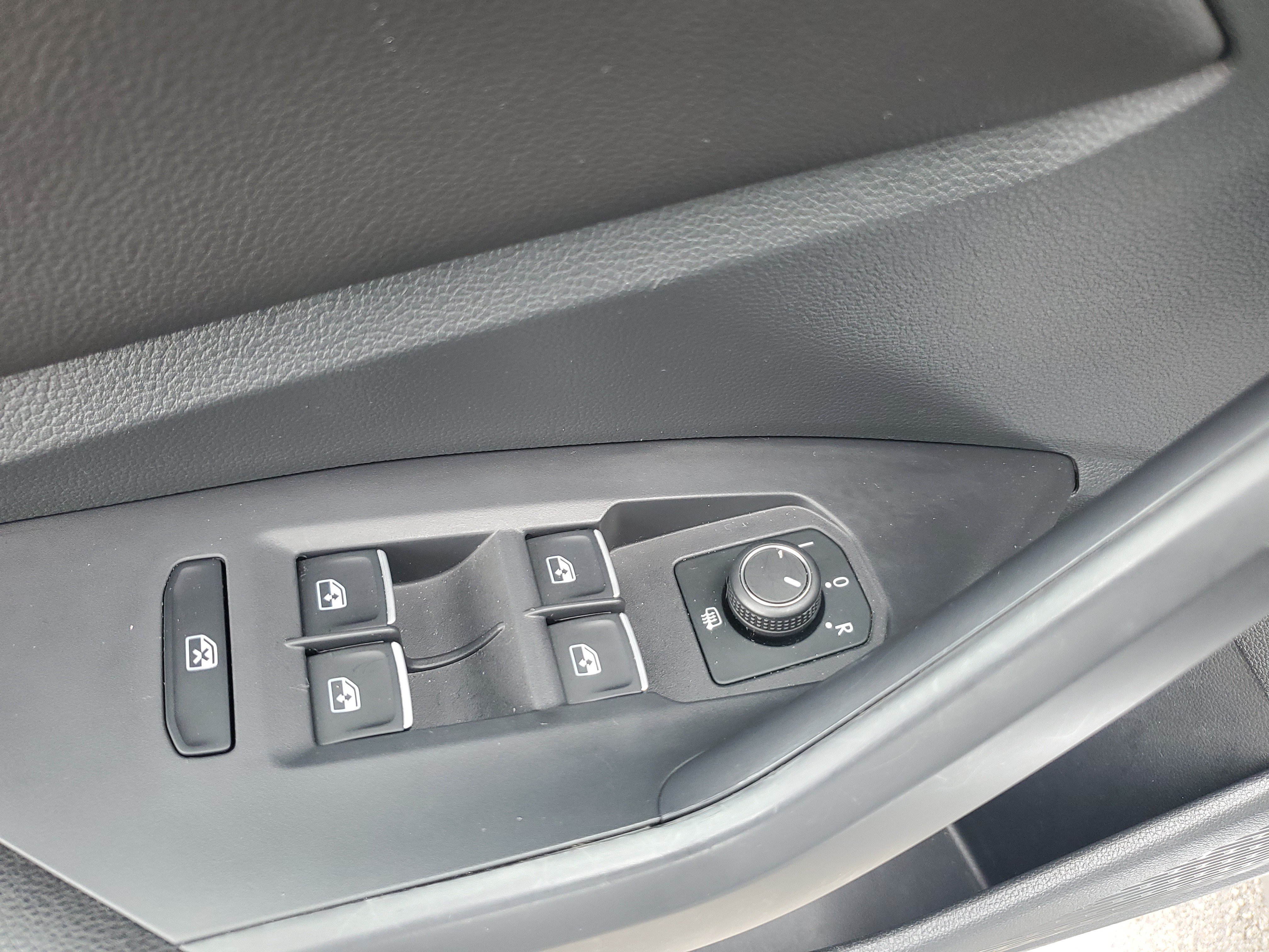 Used 2025 Volkswagen Jetta S FWD image 25