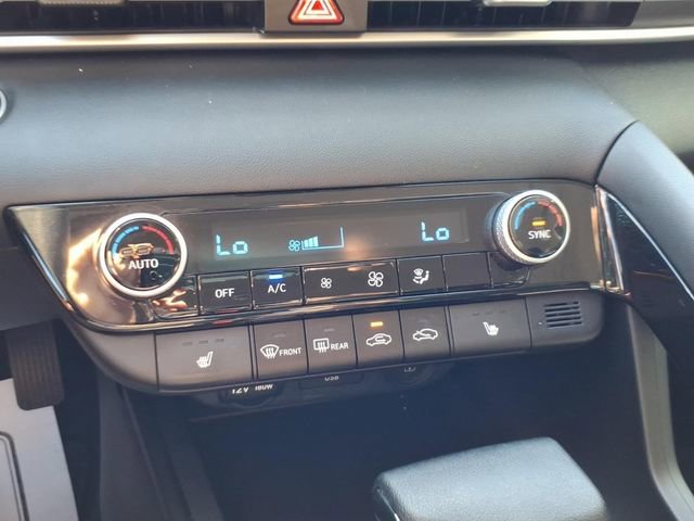 Used 2022 Hyundai Elantra Blue FWD image 25