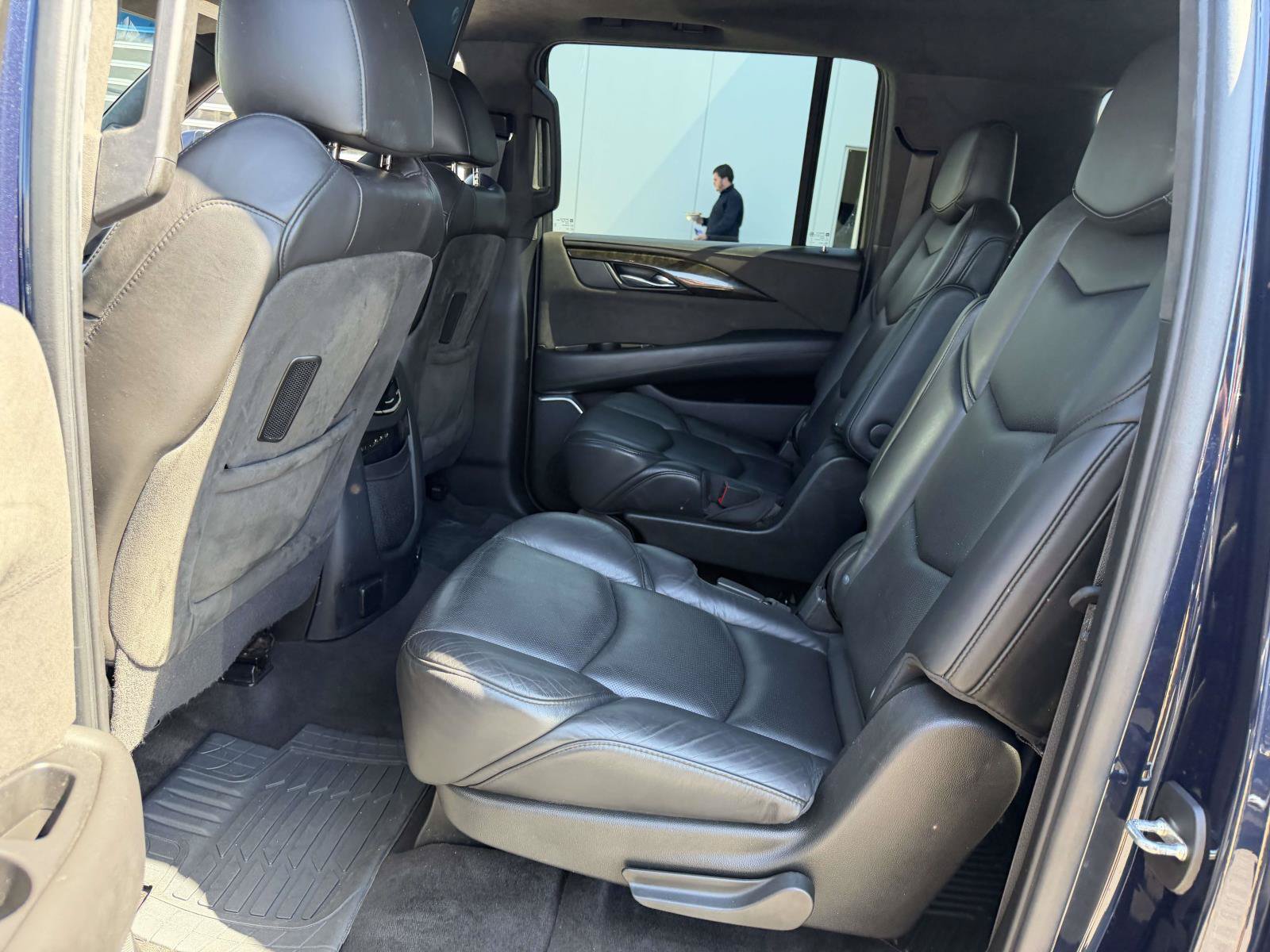 Certified 2020 Cadillac Escalade ESV Platinum AWD/4WD image 12