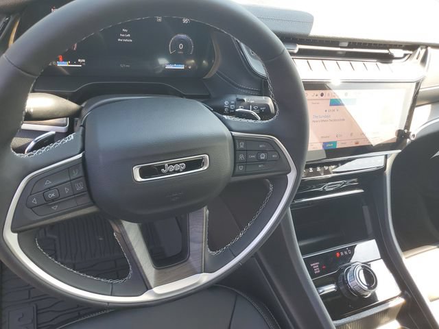 New 2026 Jeep Grand Cherokee L Limited w/ Limited Altitude Package AWD/4WD image 19