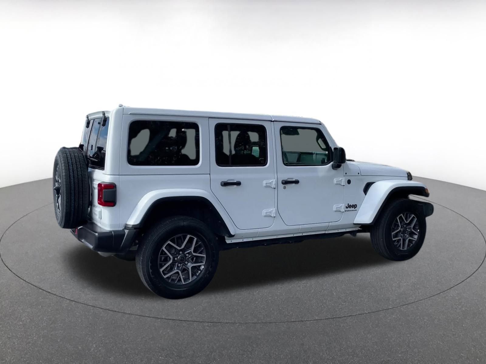 Used 2025 Jeep Wrangler Sahara image 15