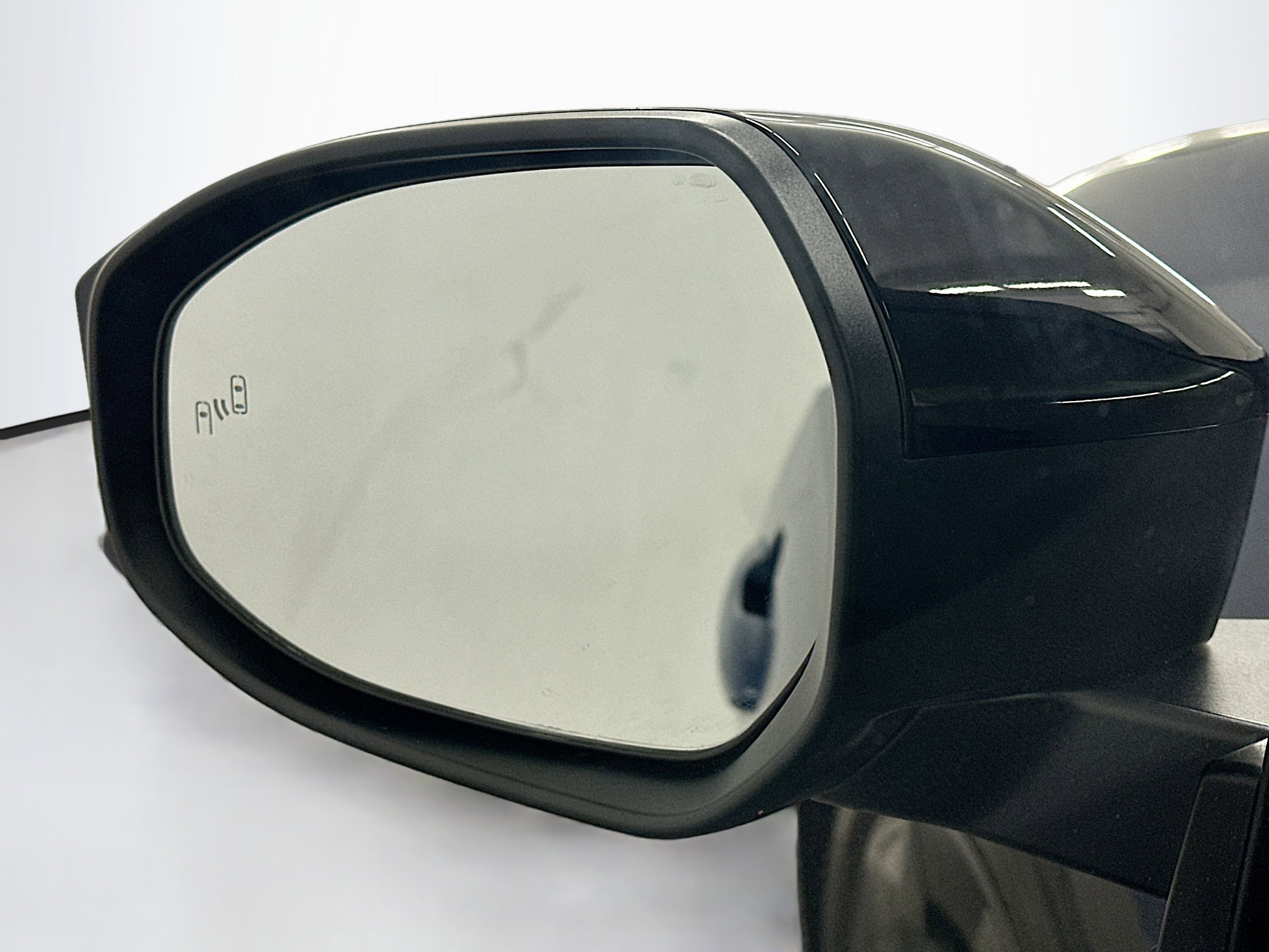 Used 2025 Toyota Prius Plug-In Hybrid image 16