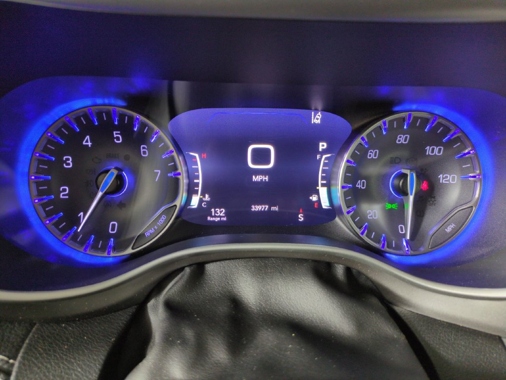 Used 2022 Chrysler Pacifica Touring-L w/ Uconnect Theater Family Group