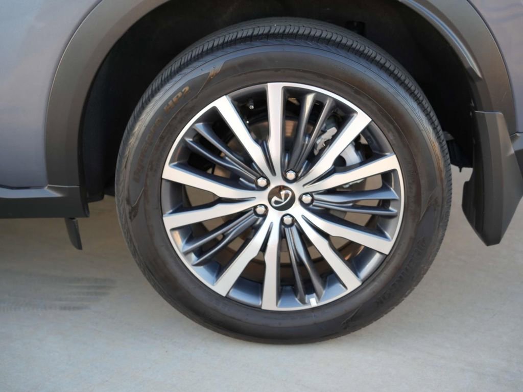 Certified 2025 INFINITI QX60 Sensory image 8