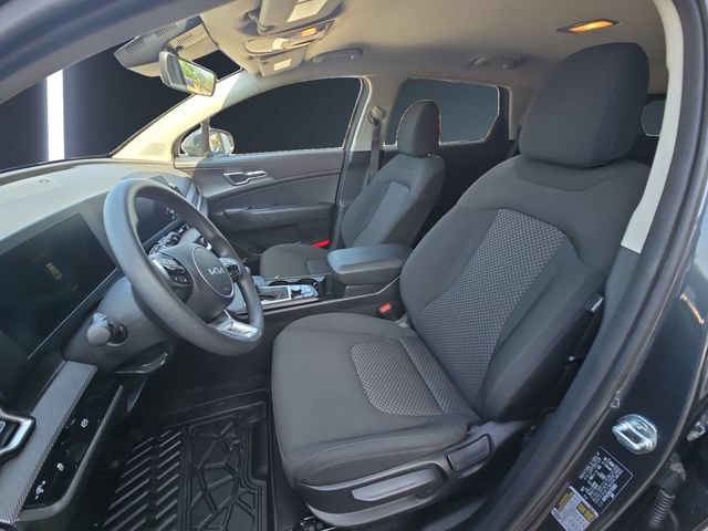 Used 2025 Kia Sportage LX AWD/4WD image 9