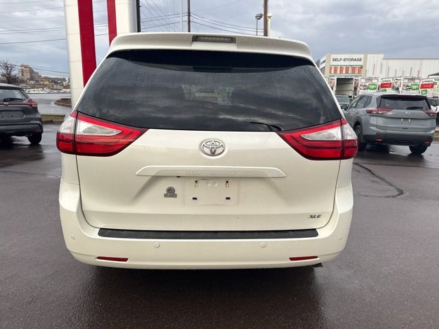 Used 2017 Toyota Sienna XLE w/ XLE Navigation Package image 6