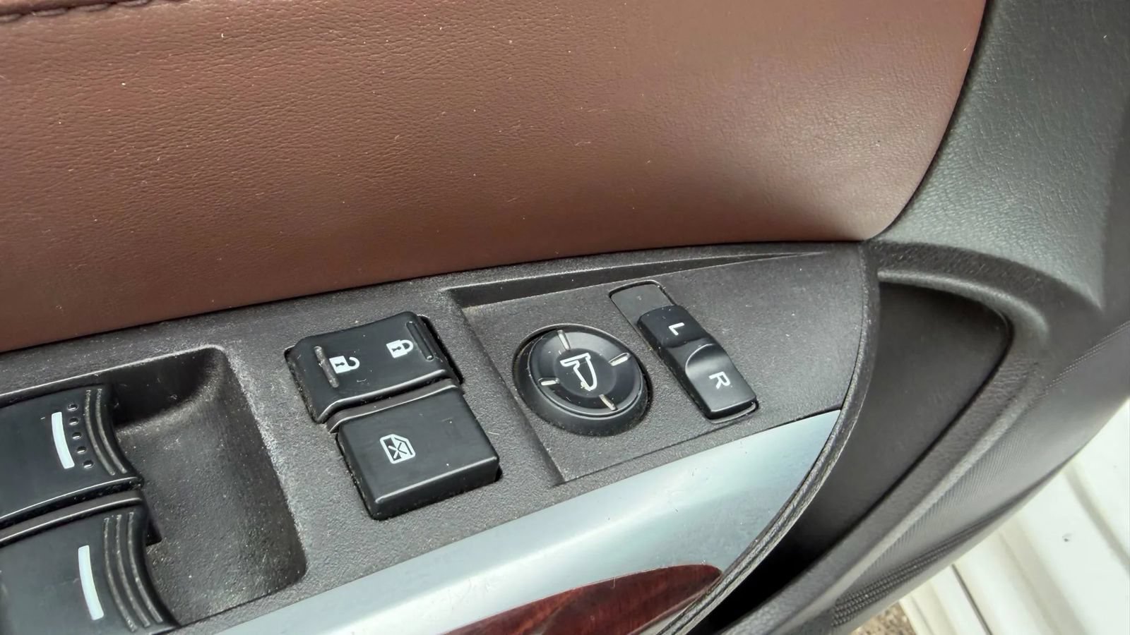 Used 2016 Acura TLX w/ Technology Package FWD image 22