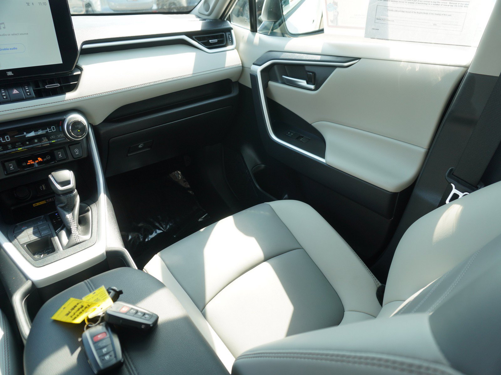 Used 2025 Toyota RAV4 XLE Premium w/ Weather Package AWD/4WD image 17