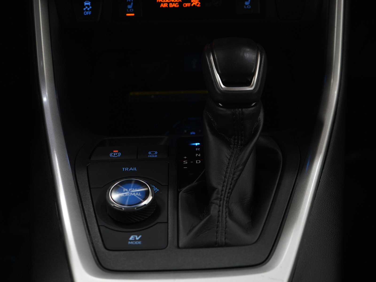 Used 2020 Toyota RAV4 XSE AWD/4WD image 17