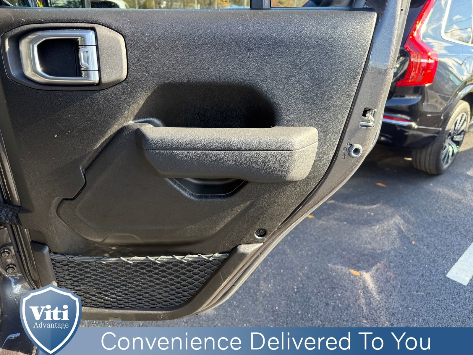 Used 2024 Jeep Wrangler Unlimited image 24